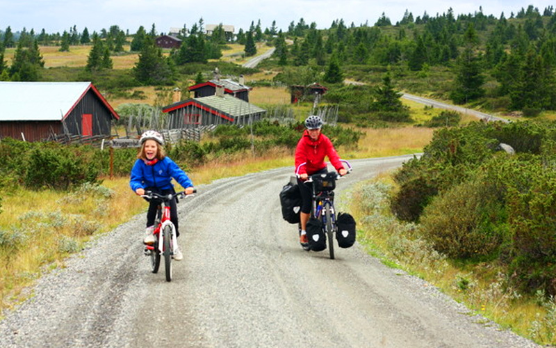 800x500-SyklingFamilie-Nordseter Sykling på Nordseter