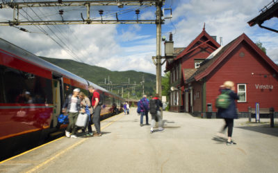 Reis grønt gjennom Gudbrandsdalen i sommer – vi gir deg 5 unike togstopp