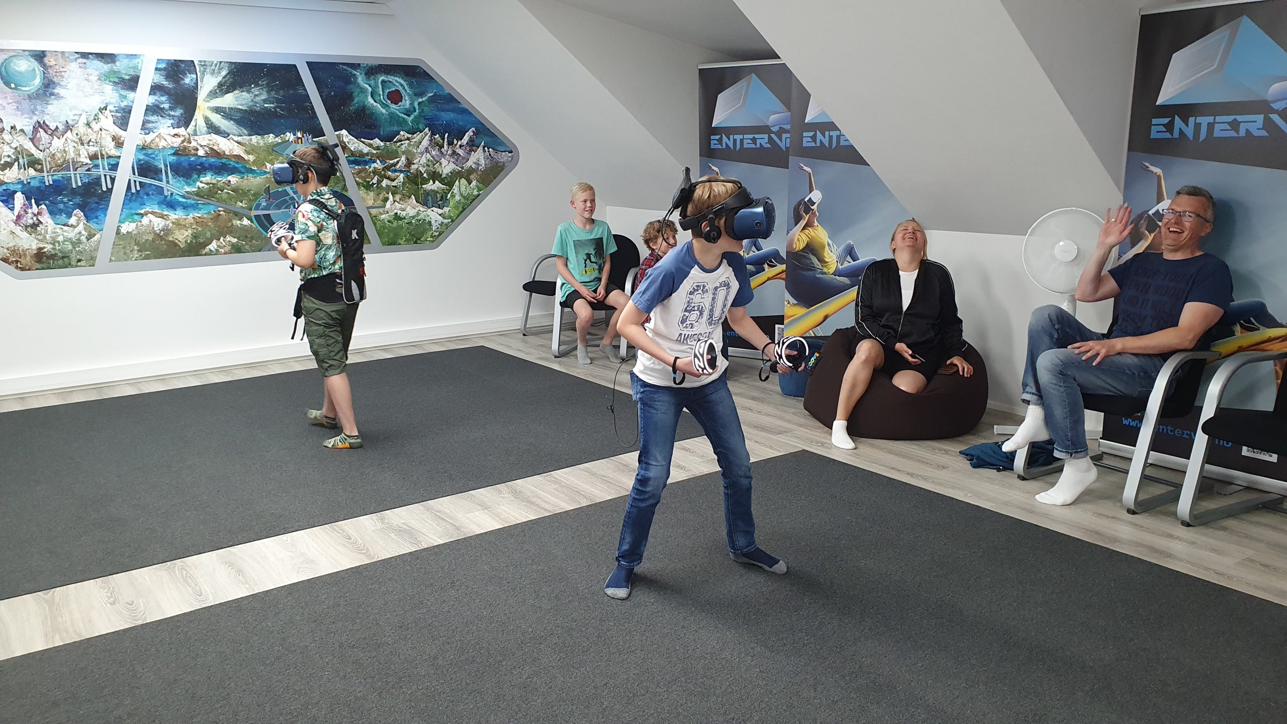 Morsom opplevelse med VR briller En morsom opplevelse for store og små med VR briller