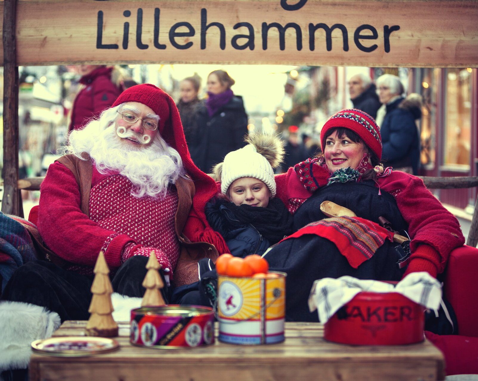 Nissefamilien i julegata i Lillehammer
